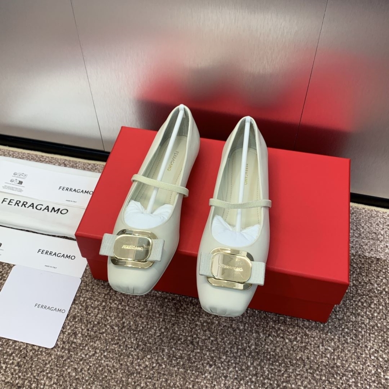 Ferragamo flat shoes